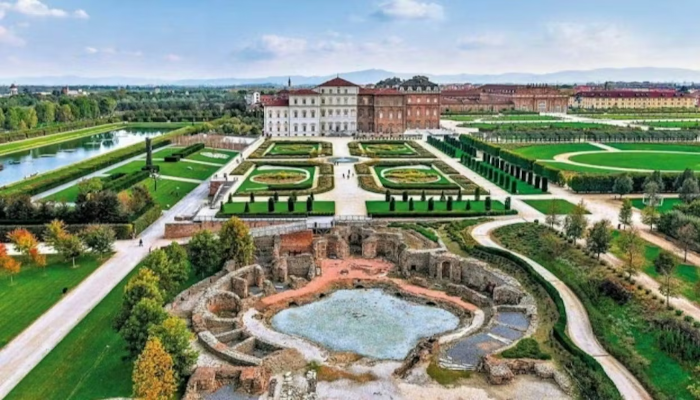 vista-aerea-della-reggia-di-venaria-e-torino-principe-viaggi